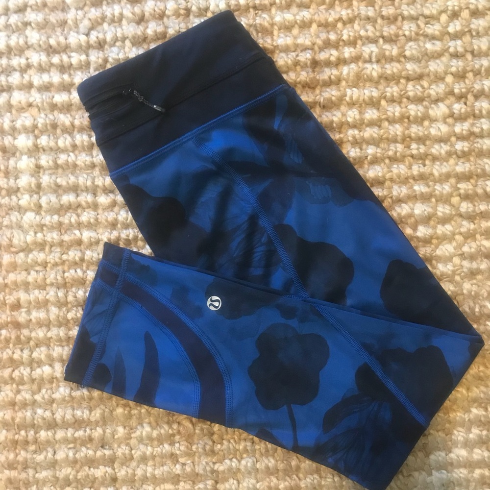 Lululemon Run Inspire Crop II Jumbo Inky Floral